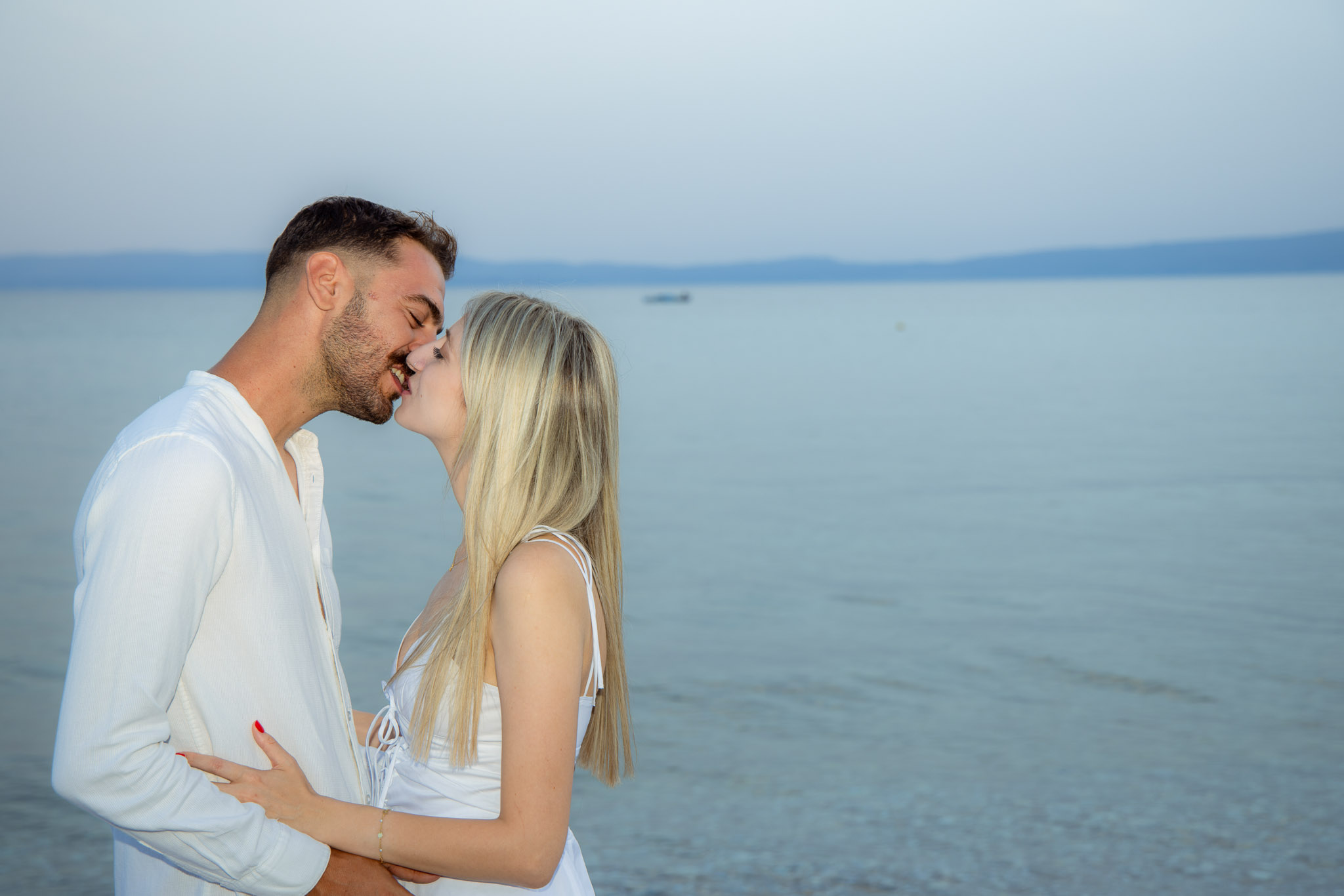prewedding-santova-beach-kalamata-annie-kostas-5 idees-gia-fwtografisi-zeygarion-kalamata